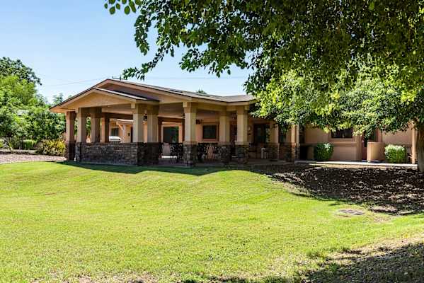 29 Palms Apartments property